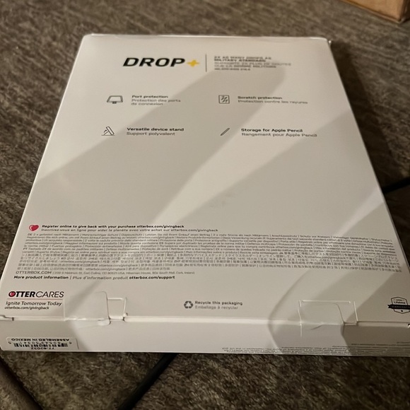 Otter box Pad (7th, 8th, and 9th gen) Case
Defender Series - Picture 8 of 9